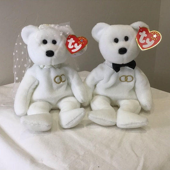 Adorable and collectible Mr. & Mrs. Ty Beanie Babies – the perfect wedding decor - Picture 2 of 7